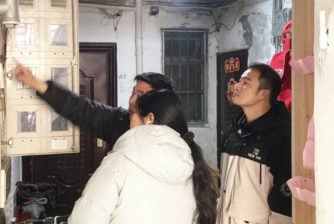 码”智能充电站“见缝插针”建起来动真碰硬